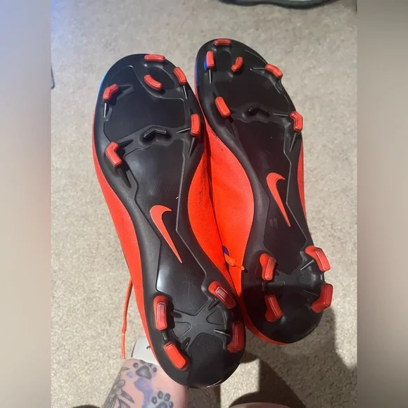 Size 8 Mercurial Nike Cleats - Picture 8 of 8